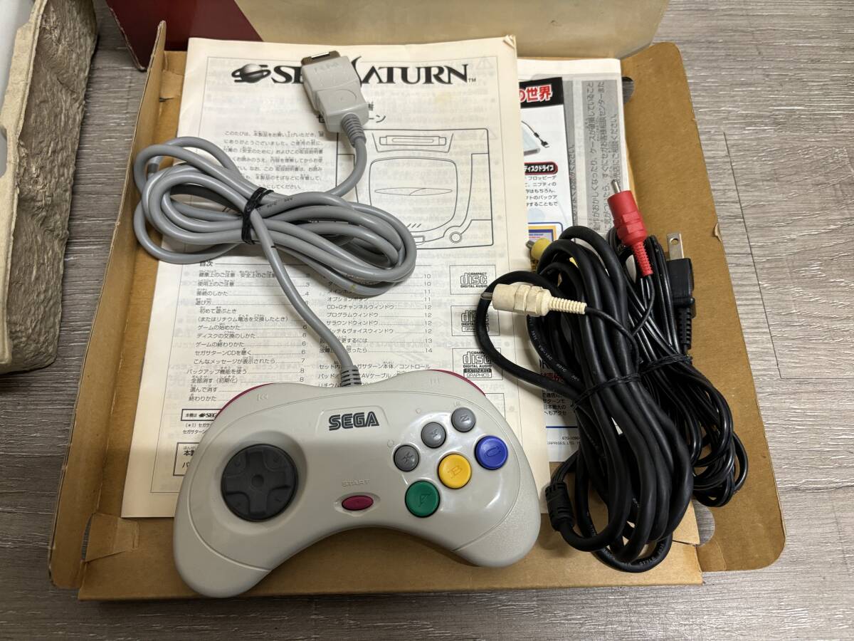 ☆ SS ☆ セガサターン HST-3220 動作品 本体 コントローラー ケーブル 箱 説明書 付属 SEGA SATURN セガ サターンパッド 4918の画像3