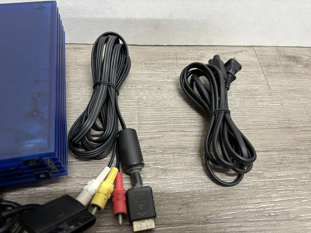 ☆ PS2 ☆ プレイステーション2 SCPH-37000 オーシャンブルー 動作品 本体 コントローラー ケーブル 付属 Playstation2 SONY 1558の画像4