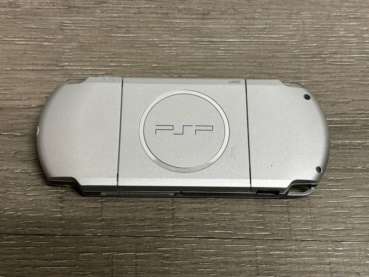 ☆ PSP ☆ プレイステーションポータブル PSP-3000 ミスティックシルバー 動作品 本体のみ バッテリー欠品 Playstation Portable SONY 6764の画像4