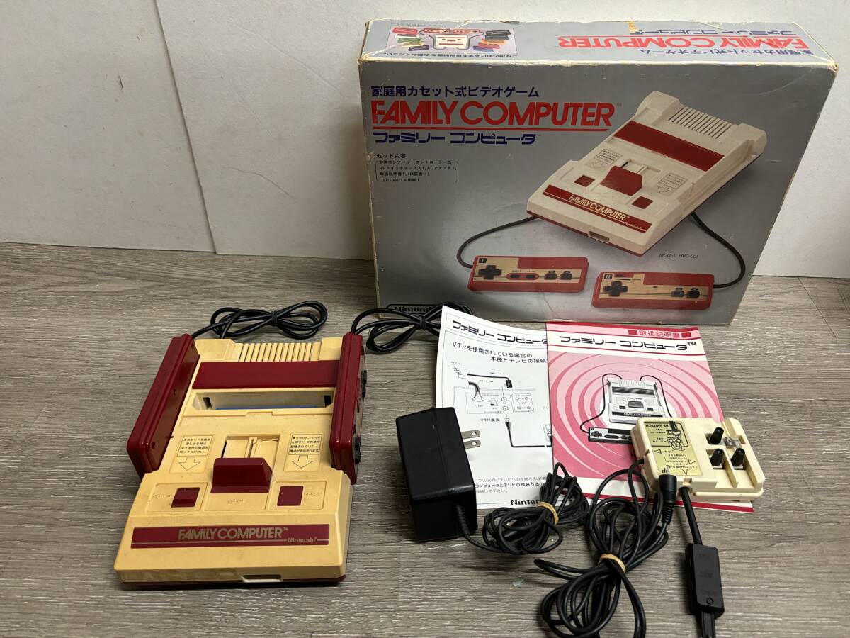 ☆ FC ☆ ファミリーコンピューター 本体 四角ボタン ボタン 未チェック 箱 説明書 付属 初期 ファミコン 角コン Nintendo 任天堂_画像2