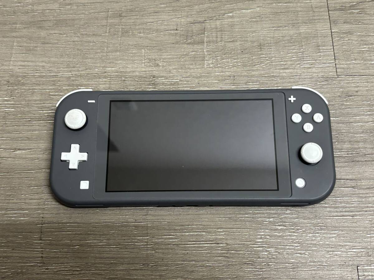 ☆ SW ☆　ニンテンドースイッチライト ブラック 動作品 本体 アダプター ポーチ Nintendo Switch 任天堂 8841_画像4