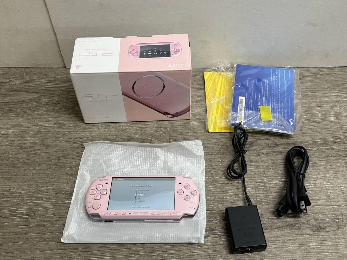 ☆ PSP ☆ プレイステーションポータブル PSP-3000 ブロッサムピンク 動作品 本体 アダプター 箱 説明書 付属 Playstation Portable 6413_画像1