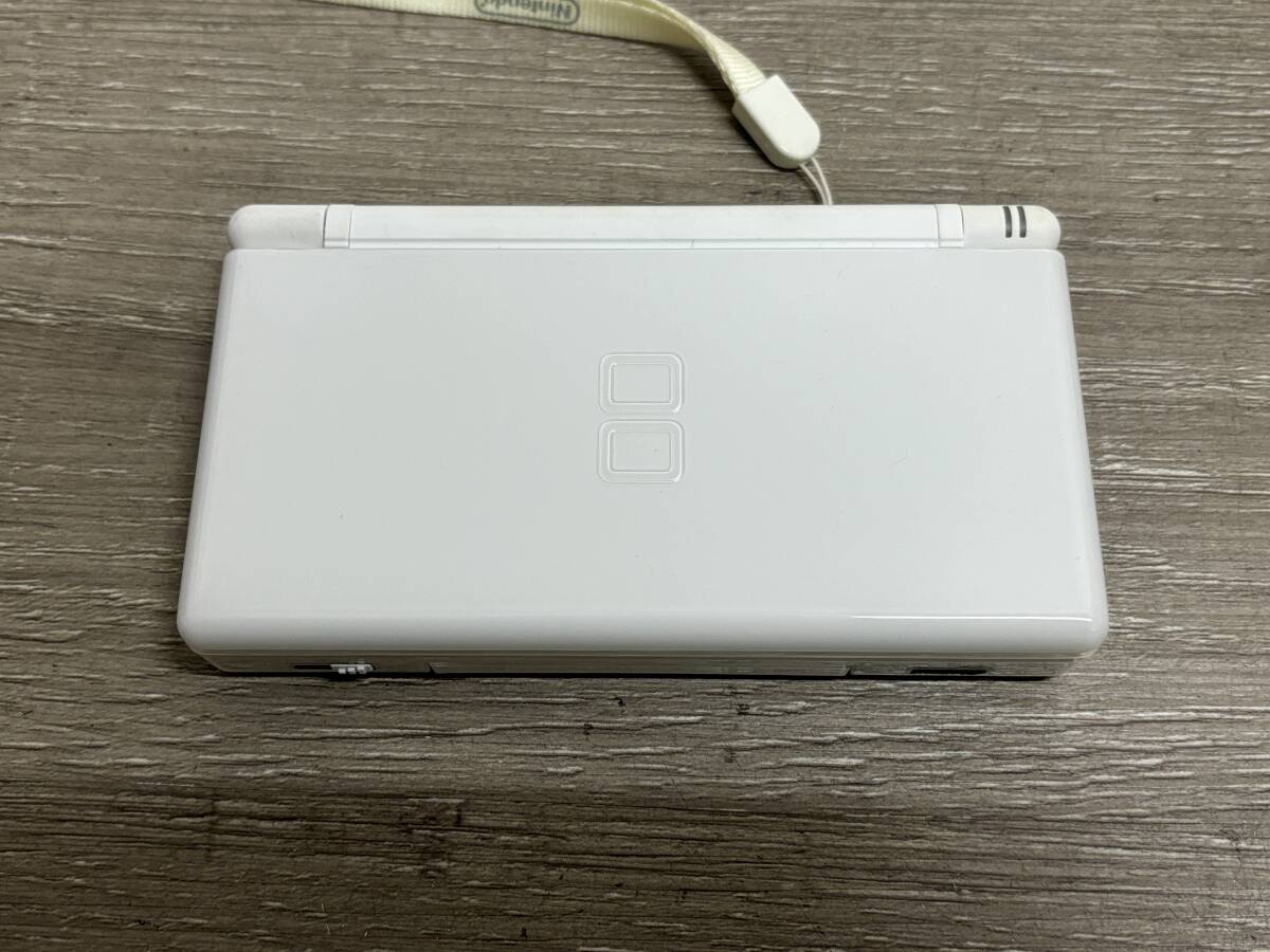 ☆ DSLite ☆ ニンテンドーDS Lite クリスタルホワイト 動作品 本体 タッチペン アダプター 箱 説明書 付属 内箱欠品 Nintendo DS GBA 4450_画像2