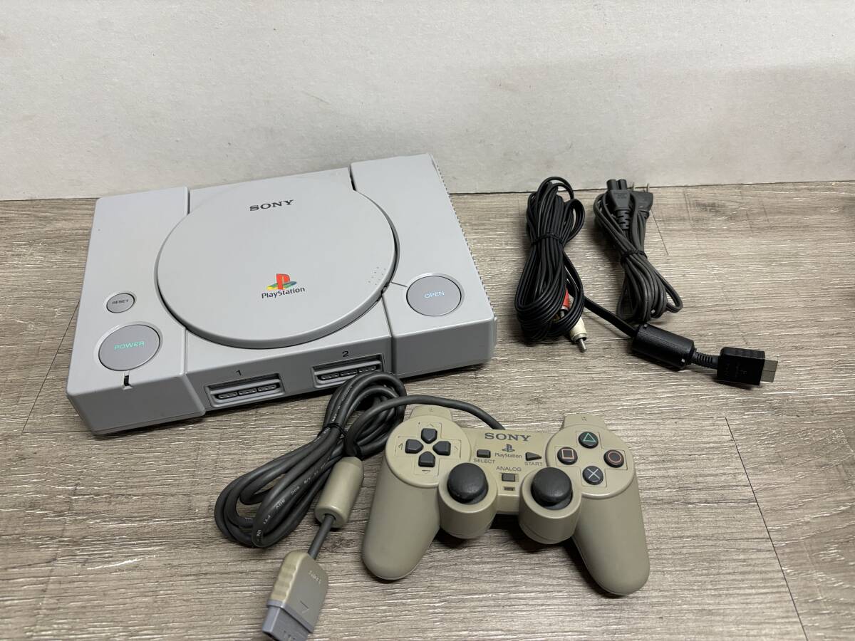 ☆ PS1 ☆ プレイステーション SCPH-7000 動作品 本体 コントローラー 付属 Playstation 初代プレステ アナログコントローラー 0796_画像1