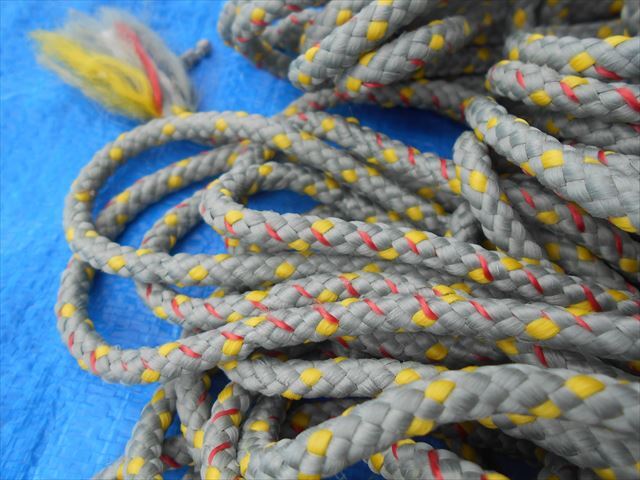 1 number . thread (sinsi code ) net less 3 set used weight approximately 22kg rope thickness approximately 6mm length measurement none fishing boat ship 
