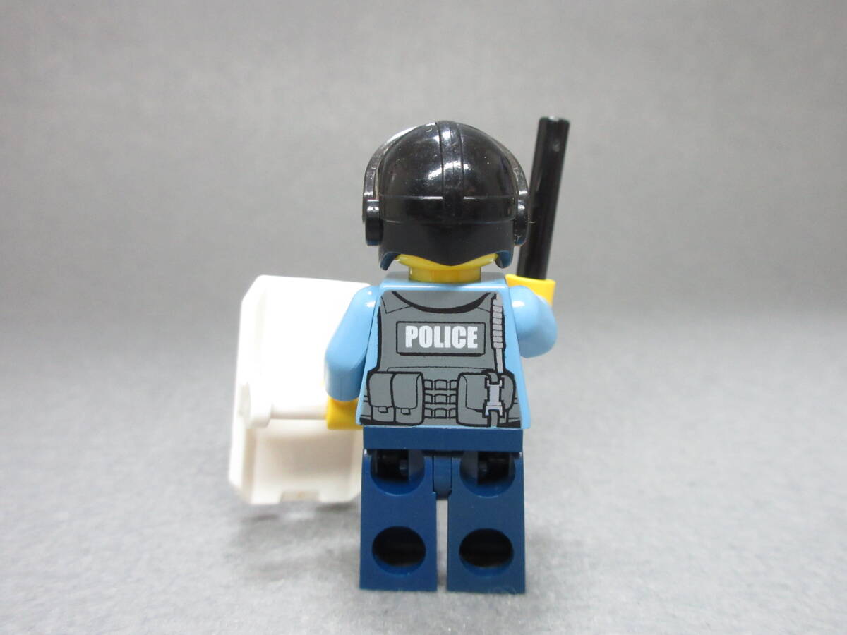 LEGO★5 正規品 街の人 警察官 機動隊 ミニフィグ 同梱可能 レゴ シティ タウン 働く人 男 女 子供 会社員 ポリス police 警官 警察署の画像2