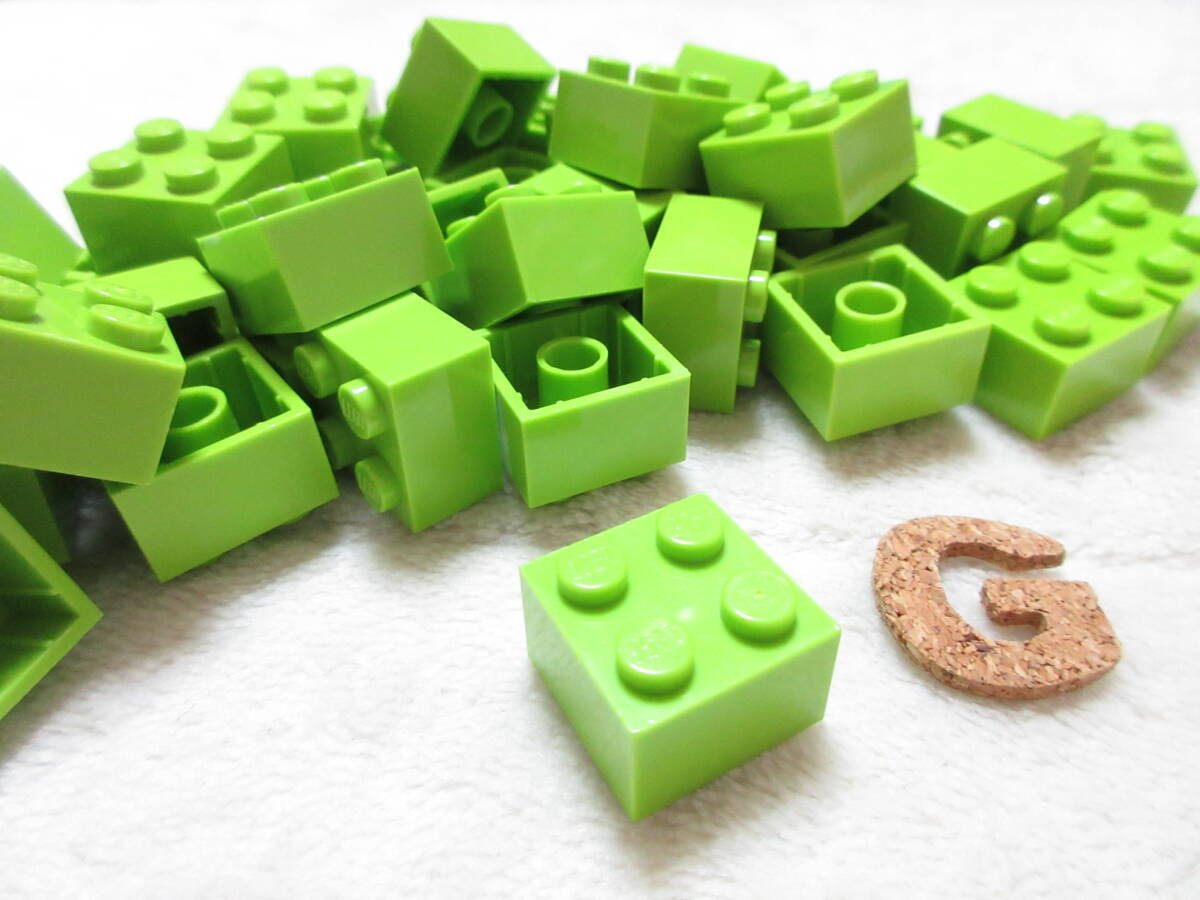 LEGO★G 正規品 40個 ライム 2×2 ブロック パーツ 同梱可能 レゴ シティ タウン ホテル デパート クリエイター エキスパート 建材 建物_画像1
