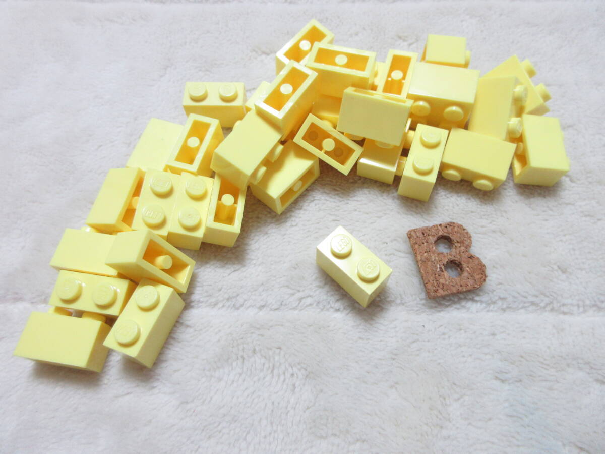 LEGO★B 正規品 33個 ライトイエロー 1×2 ブロック 同梱可能 レゴ シティ タウン クリエイター エキスパート 建材 建物 フレンズ 家_画像2