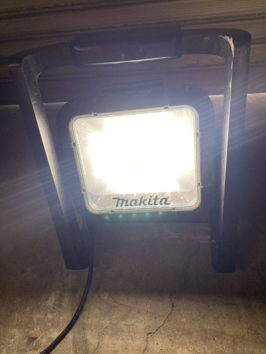  б/у Makita Makita 100V 14.4V/18V LED прожекторное освещение ML805 рабочее состояние подтверждено 