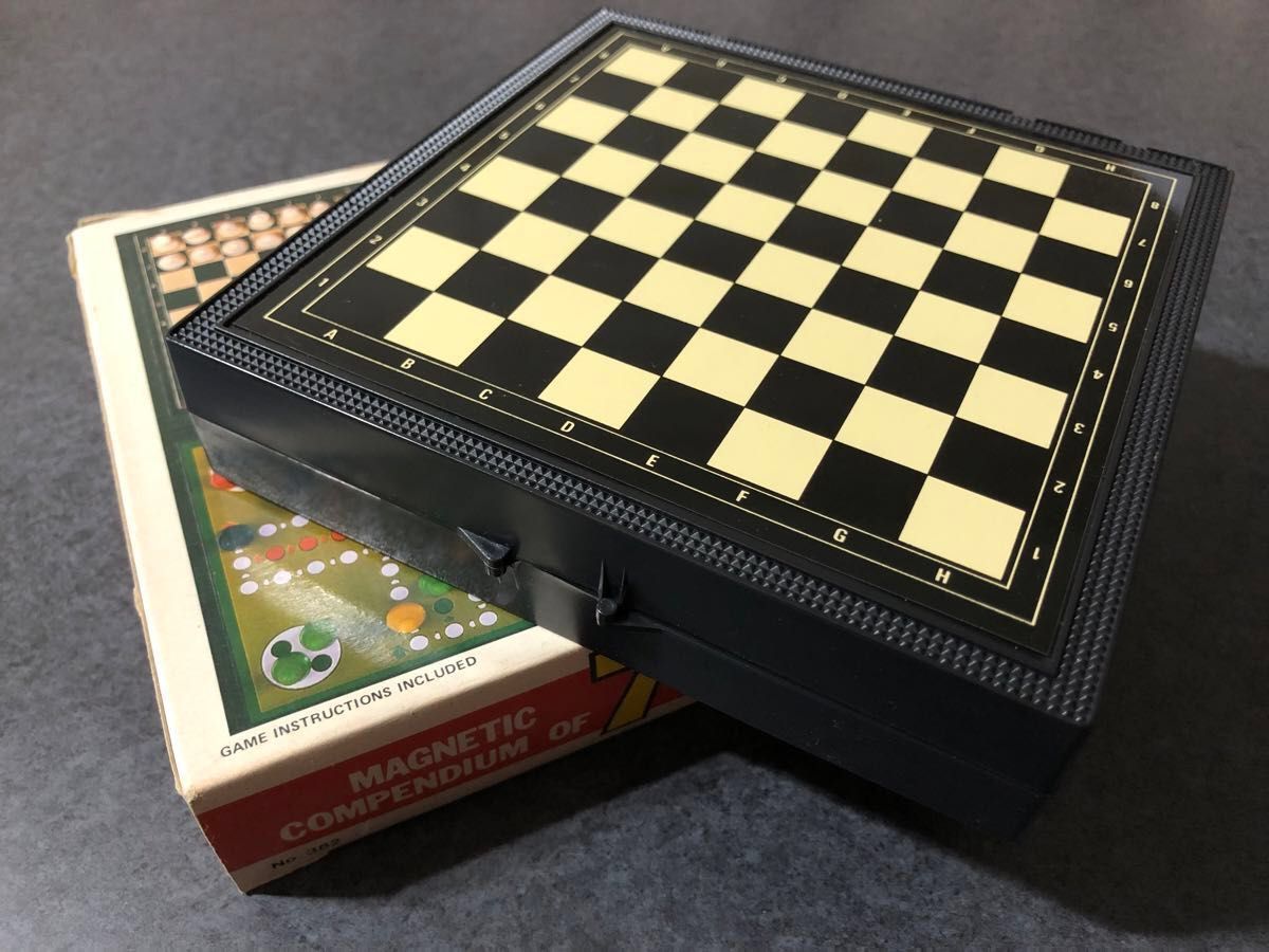 昭和 レトロ ボードゲーム 香港製 バックギャモン チェス チェッカー チャイニーズチェッカー ソリティア ルード へびとはしご