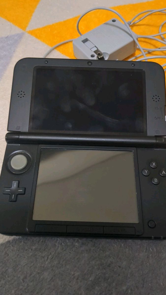 ニンテンドー3DS NINTENDO ブルー&ブラック 初期化済 充電器 ニンテンドー3DS NINTENDO ブルー&ブラック 初期化済 充電器