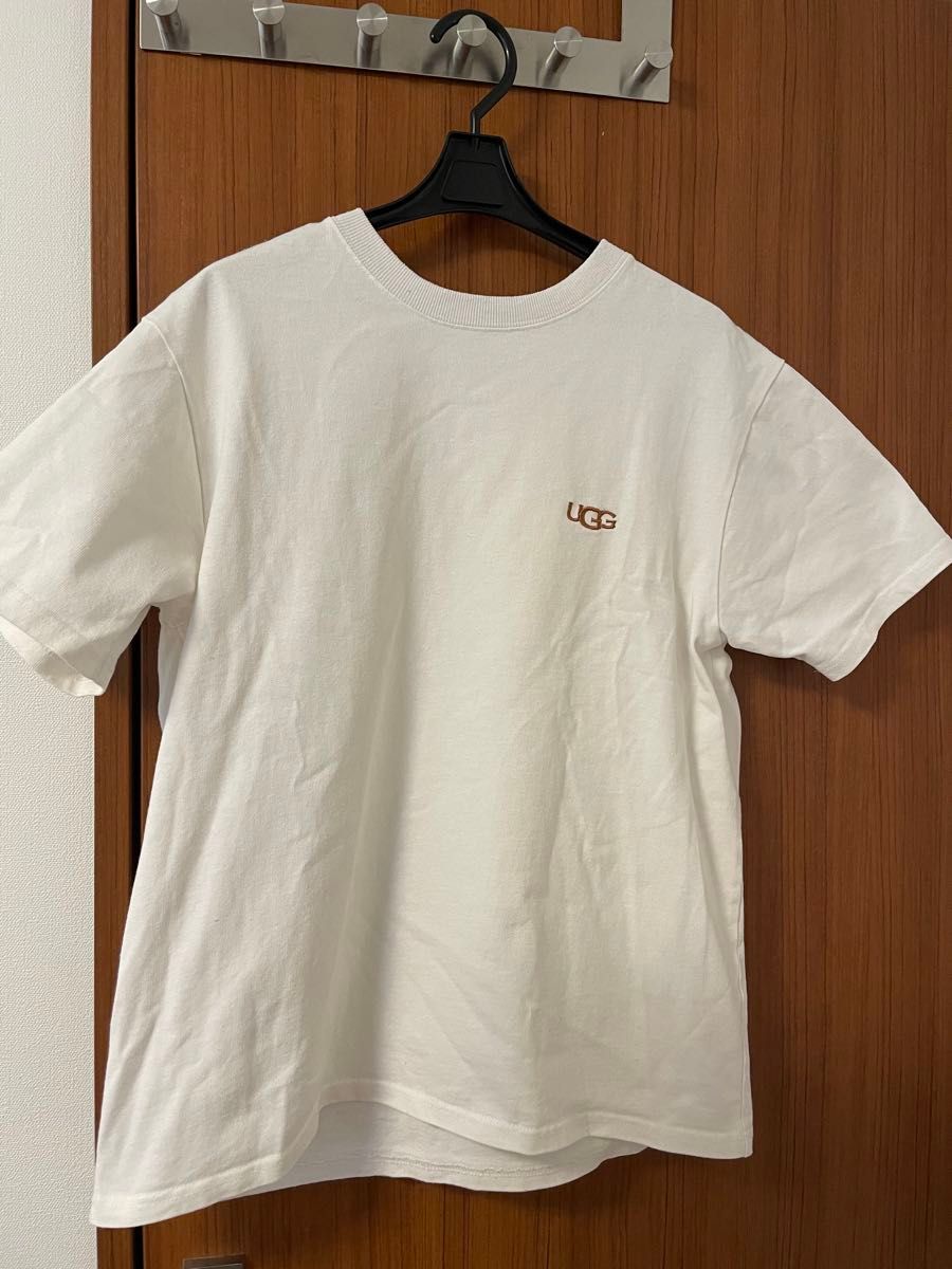 UGG Tシャツ　ペイズリー　バックプリント