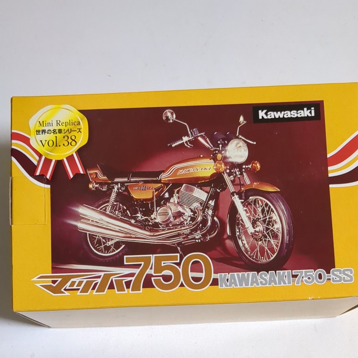 世界の名車シリーズ レッドバロン KAWASAKI 750-SS バイク Mini 世界の名車シリーズ レッドバロン KAWASAKI 750-SS バイク Mini