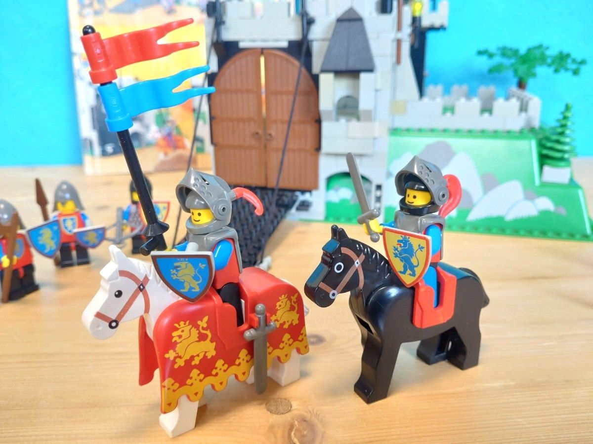 LEGO　レゴ　6081　ゆうれい城　お城シリーズ　お姫様　騎士　鎧　兜　装甲馬　お化け　ライオンナイト　クルセイダーズ　オールド