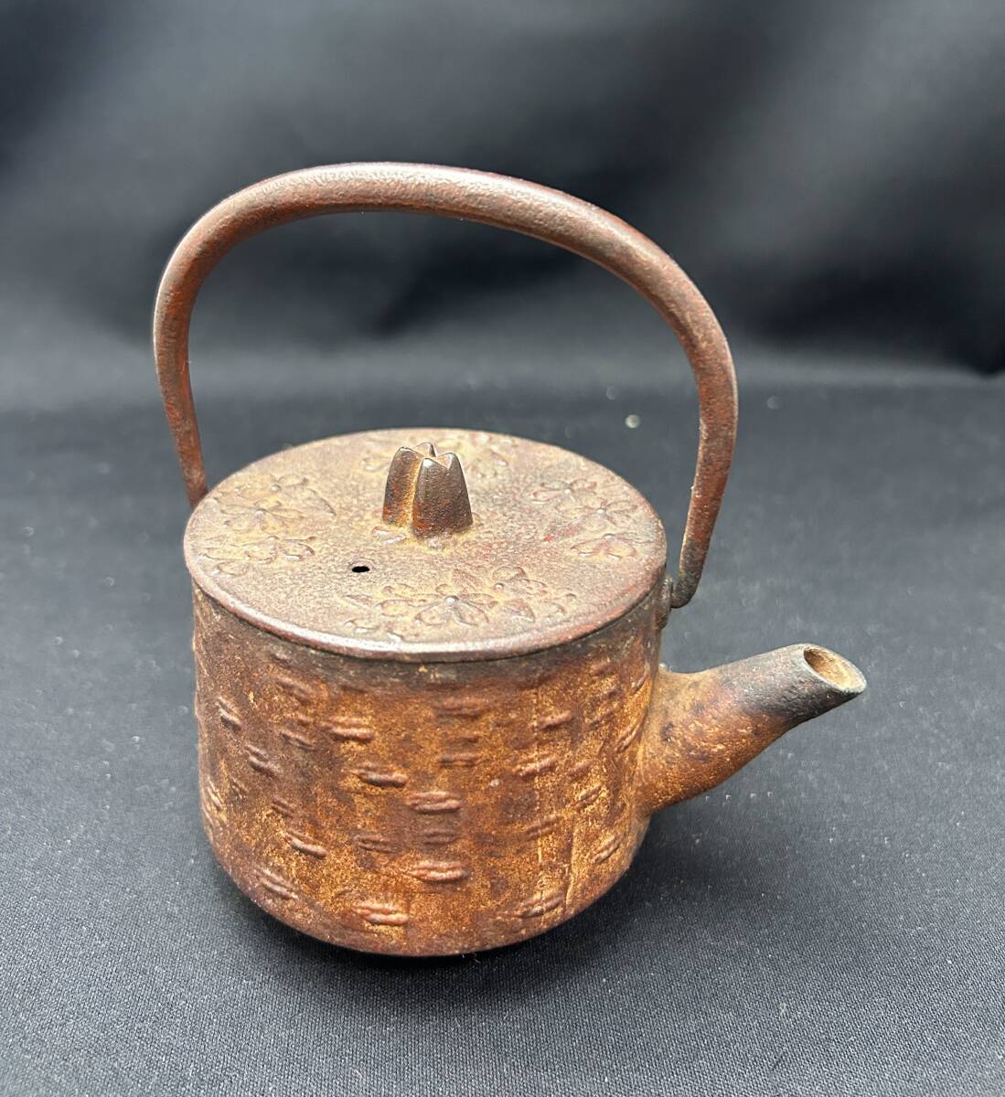 鉄瓶 　急須　 鉄器 　茶道具 　煎茶道具　金属工芸　 茶器　重さ606g_画像3