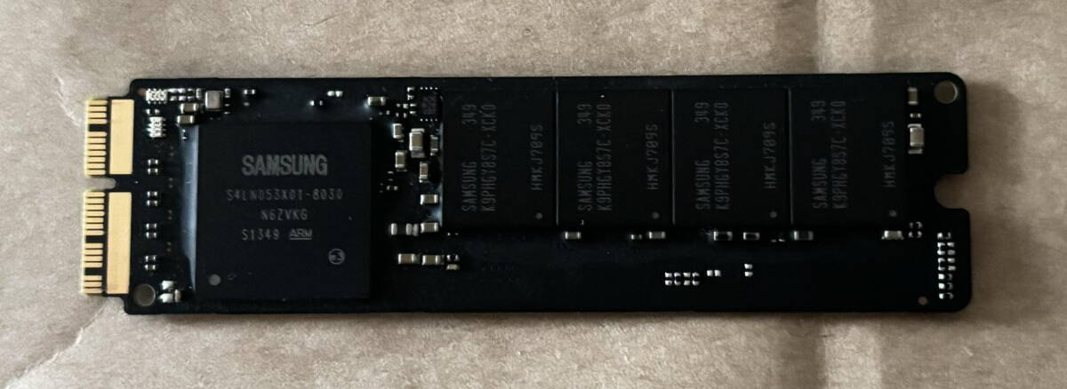 apple純正SSD 512GB PCIeベースフラッシュストレージ Samsung製 MZ-JPU512T/0A6_画像1