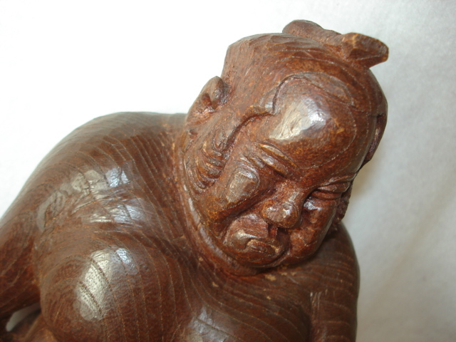 ☆【逸品堂】☆ 在銘 一刀彫 木彫 彫刻 木材 高見山 東関部屋 ☆【逸品堂】☆ 在銘 一刀彫 木彫 彫刻 木材 高見山 東関部屋