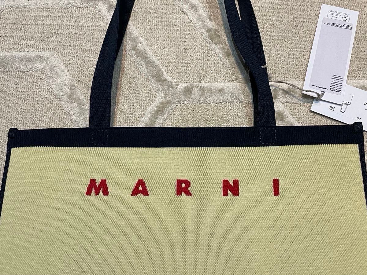 新品マルニMARNIフラットショッピングトートバッグ未使用タグ 新品マルニMARNIフラットショッピングトートバッグ未使用タグ