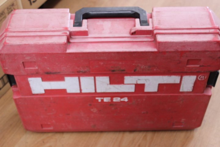 ○ HILTI/ヒルティ　ロータリーハンマドリル 　TE 24 【動作保証出品】ハンマードリル　TE24_箱　汚れキズあり