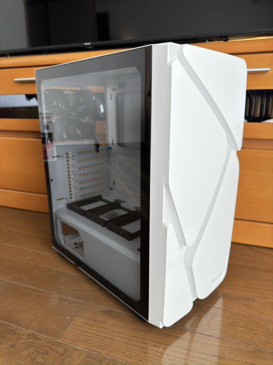 【美品】ATX PC ケースENERMAX MARBLE Shell MS30 ARGBファン内臓　ホワイト　白　アドレサブルRGBLED ファン ARGB ハブ内臓_画像2