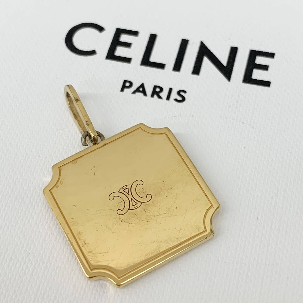 CELINE ネックレストップ / セリーヌ アクセサリー ゴールドカラー 箱 保存袋 ペンダントの画像1