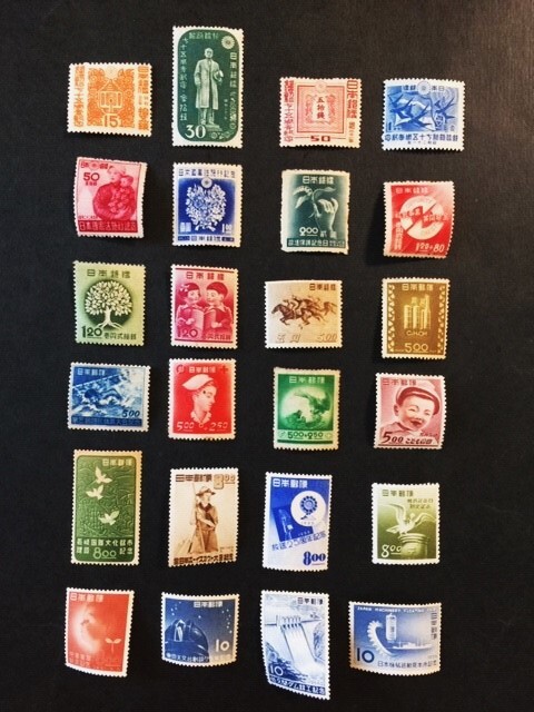 戦後記念切手　24種　郵便創始75年、赤十字・共同募金、こどもの日、児童憲章　など　未使用_画像1