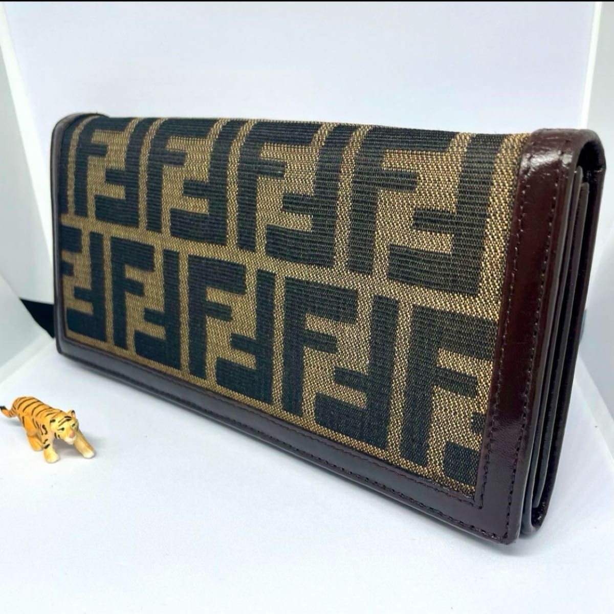 【FENDI/フェンディ/極美品】長財布【ズッカ/FF/刻印/キャンバス/レザー/小銭入れ】  レザー 二つ折り ブラウン系