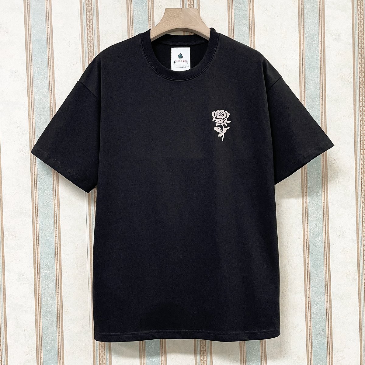 定番 定価2万 FRANKLIN MUSK・アメリカ・ニューヨーク発 半袖Tシャツ コットン100％ お洒落 個性 バラ カットソー 日常 ユニセックス 4_画像1