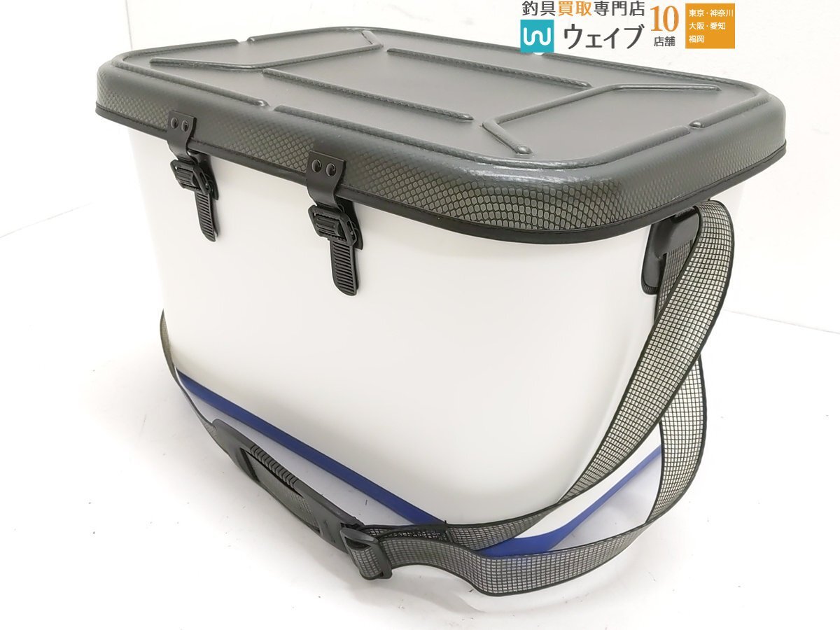  Daiwa boat bag S45D white × blue 