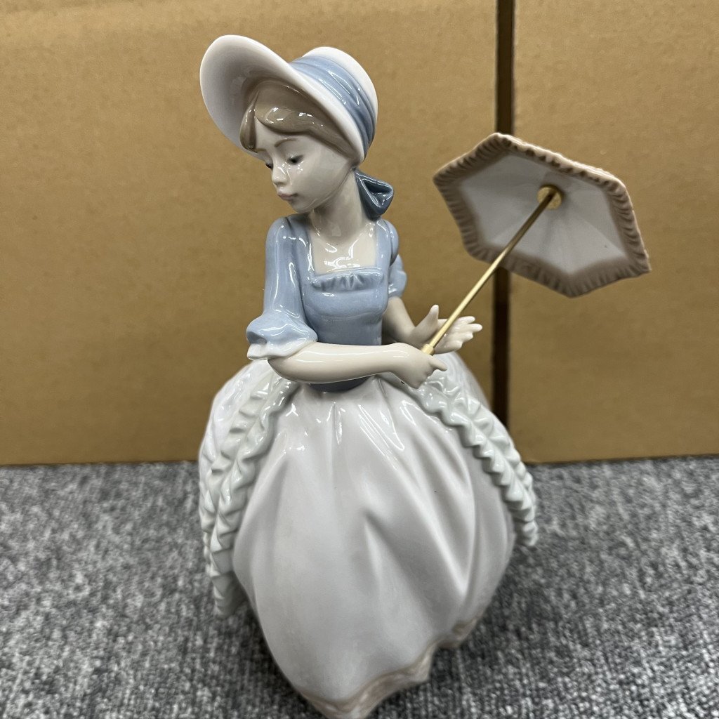 124946◎【訳あり】LLADRO リヤドロ 平和での賛辞 女の子 傘 花柄 置物 アンティーク ヴィンテージ 西洋陶磁_画像1