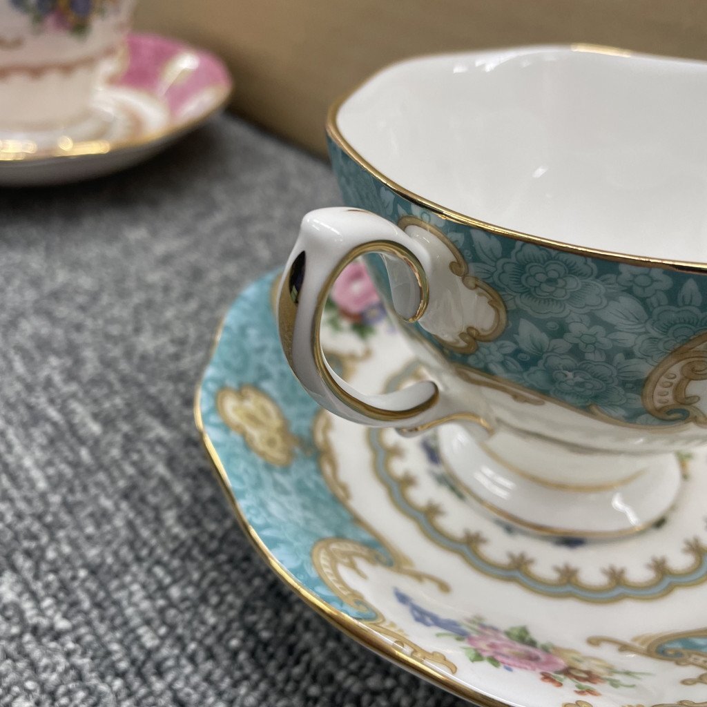 126562▲ROYAL　ALBERT　ロイヤルアルバート　カップ＆ソーサー　2客　洋食器　ピンク　ブルー　花柄_画像7