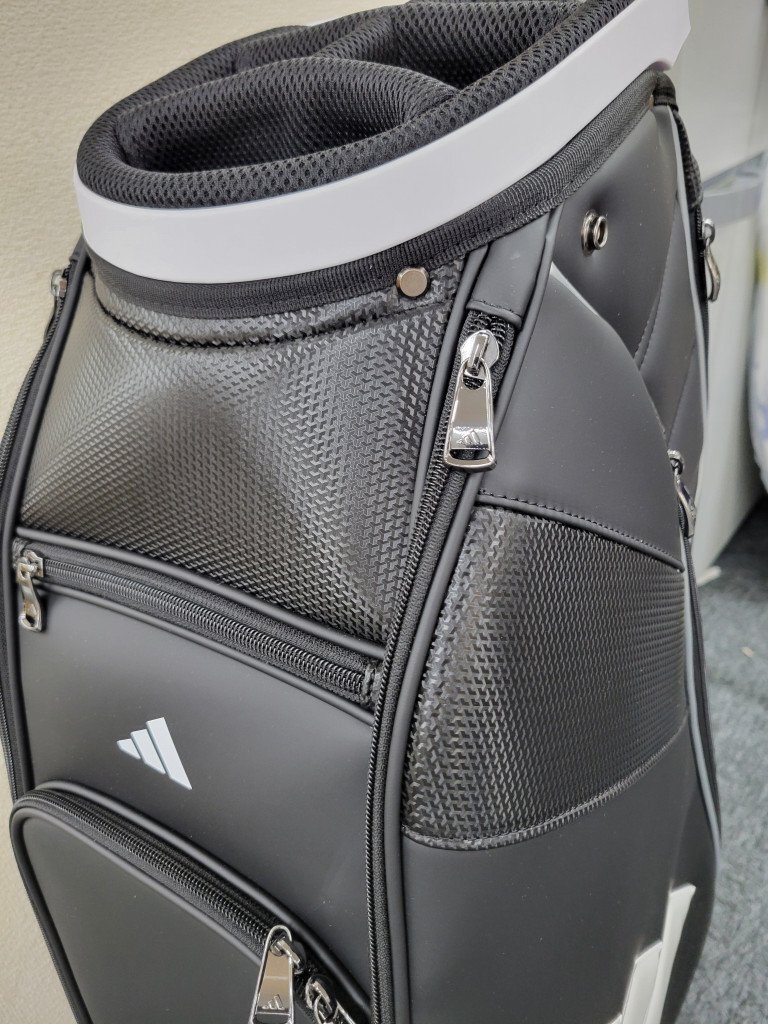 125915。《未使用》adidas アディダス キャディバッグ ゴルフバッグ ブラック フード付きの画像7