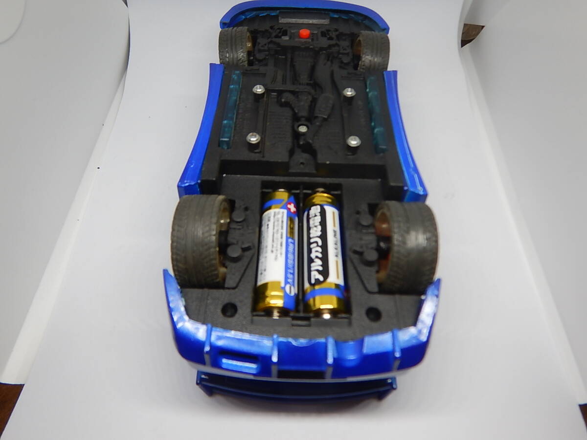 1/24? Nissan Skyline V-SPEC GT-R (R34) NISMO ライト・リアオーディオ・サイドスカート下部点灯ドア開閉 おもちゃ！の画像5
