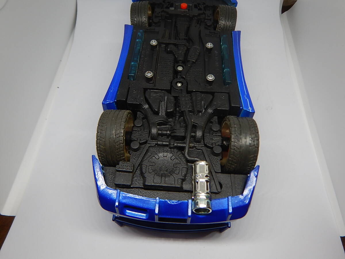 1/24? Nissan Skyline V-SPEC GT-R (R34) NISMO ライト・リアオーディオ・サイドスカート下部点灯ドア開閉 おもちゃ！の画像6