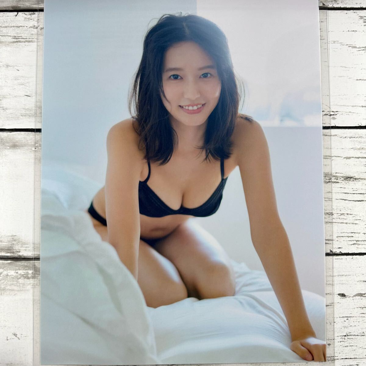 [ high quality laminate processing ][. rice field sound .] magazine scraps 12P A4 film swimsuit bikini model performer woman super 