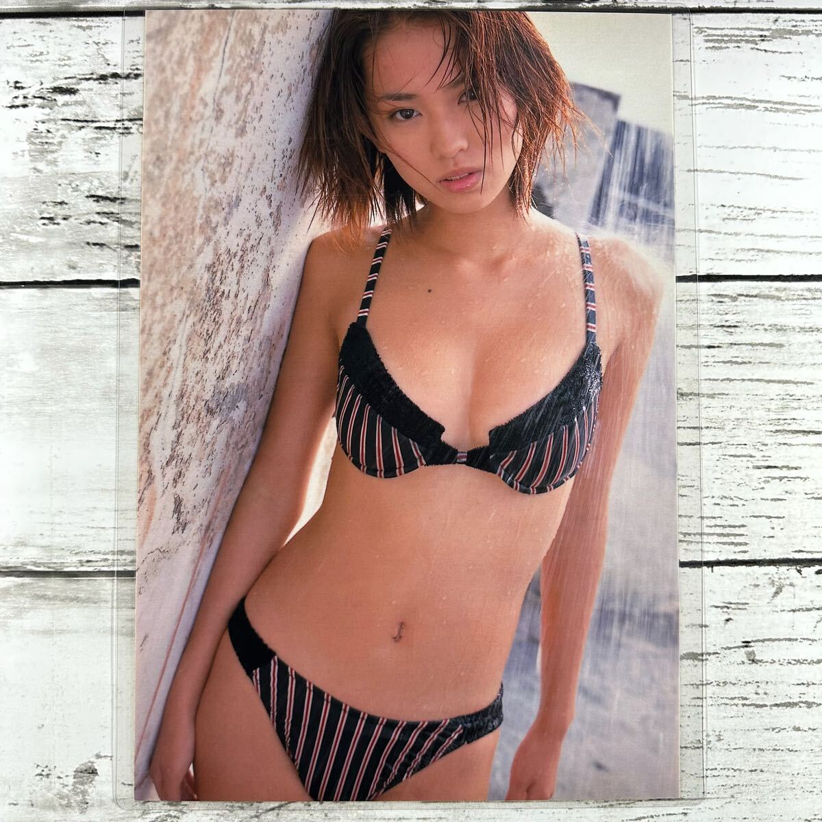 [ high quality laminate processing ][ Ichikawa Yui ] Play Boy 2001 year 45 number magazine scraps 7P B5 film swimsuit bikini model performer woman super 