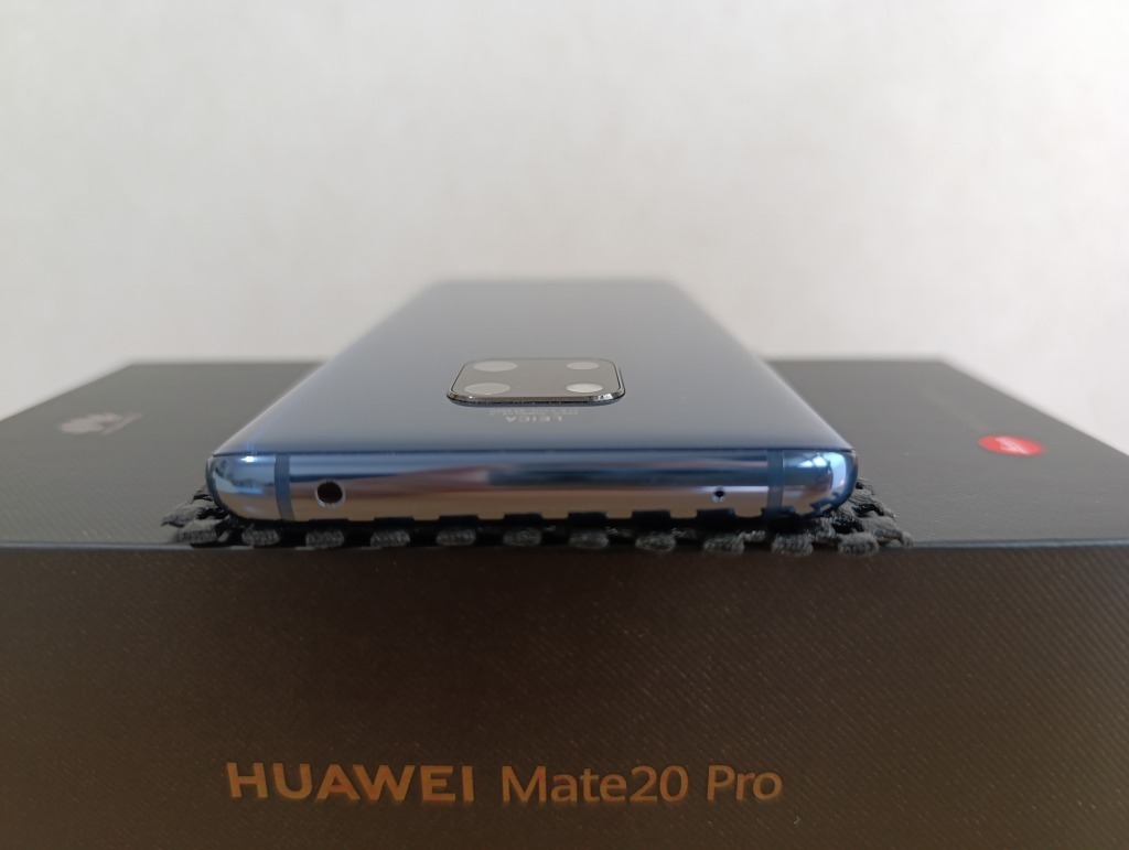 ♪♪♪ 【美品】 HUAWEI Mate 20 Pro LYA-L29 128GB SIMフリー ミッドナイトブルー おまけ付き ♪♪♪_画像7