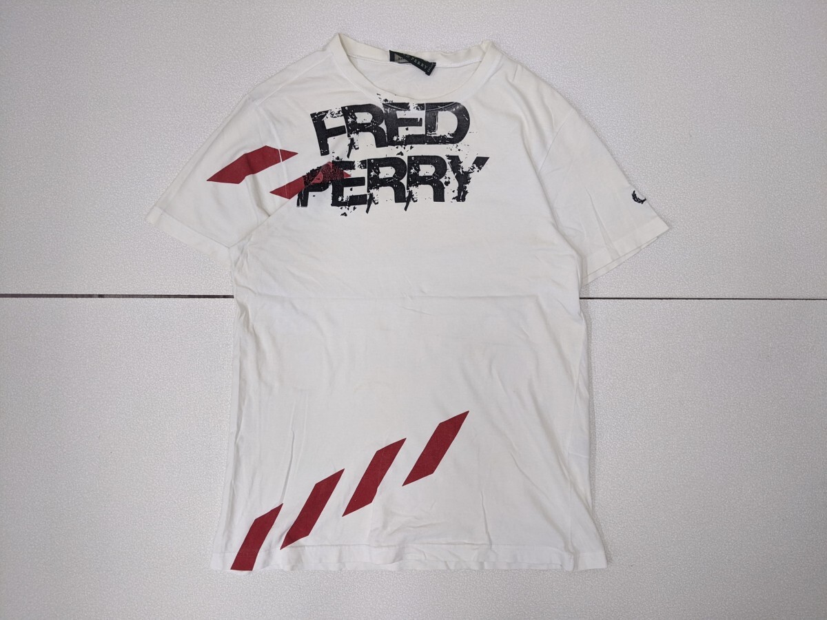 6．90s フレッドペリー FRED PERRY ヒットユニオン デザイン ロゴ 半袖Ｔシャツ メンズＭ オフホワイト黒えんじx409_画像1