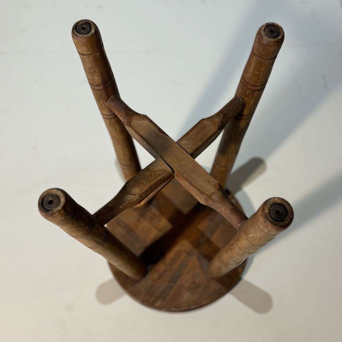 昭和レトロ 椅子 (木製 スツール アンティーク 古道具 チェア イス 丸椅子 )[R72]_画像5