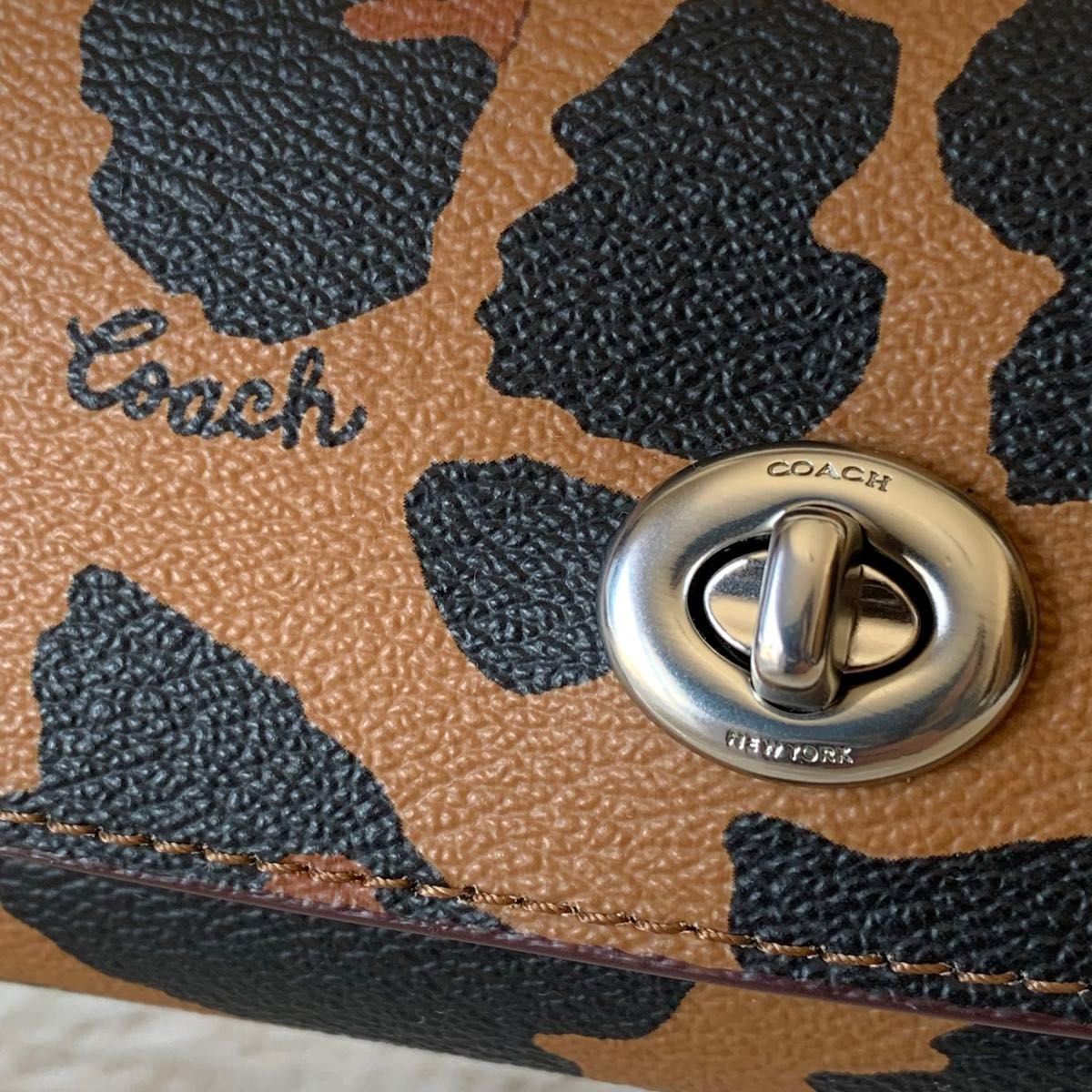 美品!!COACH コーチ サングラス メガネケース ターンロック アニマル柄