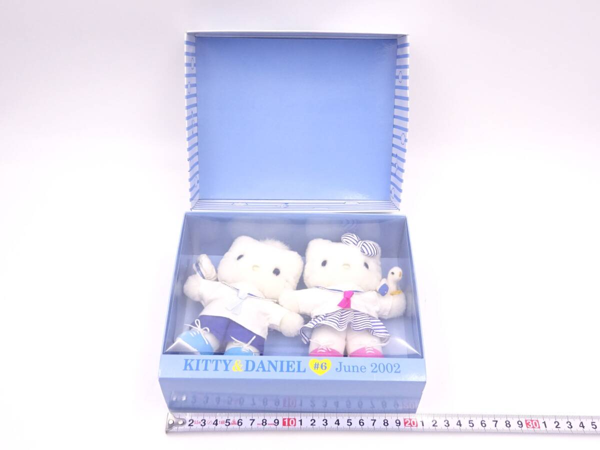 635[ unused ] Hello Kitty Daniel limitation Vivitix 2002 Mascot of month 6 month box soft toy mascot . present ground Sanrio is .-...