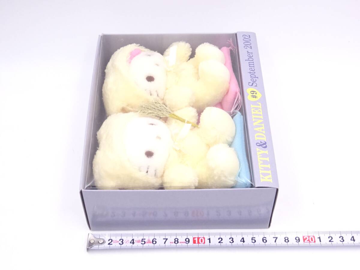639[ unused ] Hello Kitty Daniel limitation Vivitix 2002 Mascot of month 9 month box soft toy mascot . present ground Sanrio is .-...