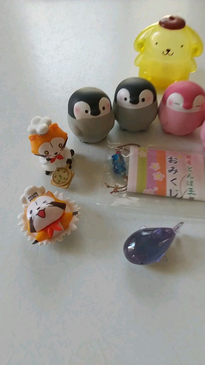 可愛いグッズのセット、おみくじとトンボ玉キーホルダー、金魚キーホルダー、マグネット、おみくじ、置き物