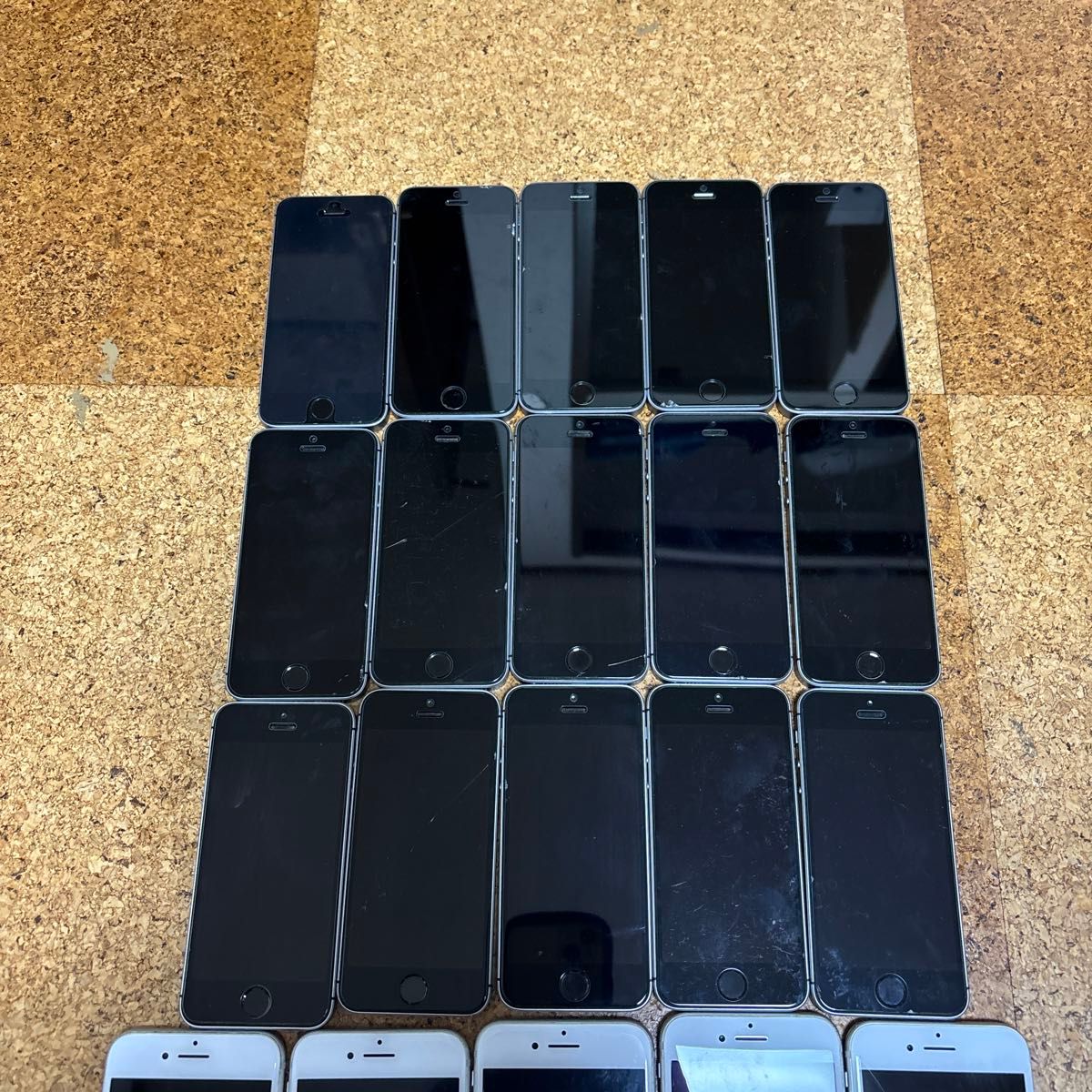 ジャンク品 iPhone 20台 部品取り 分解研究用|Yahoo!フリマ(旧 ジャンク品 iPhone 20台 部品取り 分解研究用|Yahoo!フリマ(旧