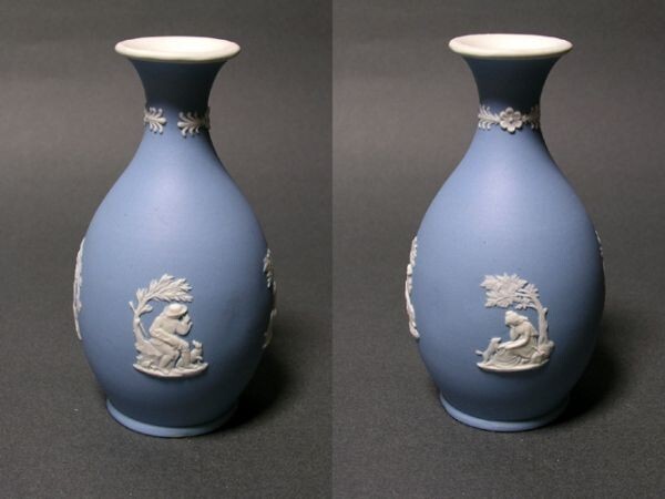 ◎1930年代 ウェッジウッド 青色を被せた白のジャスパー　小型花瓶 一輪◎sh_画像2