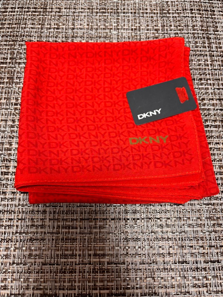 DKNY ハンカチ 綿100% 赤色