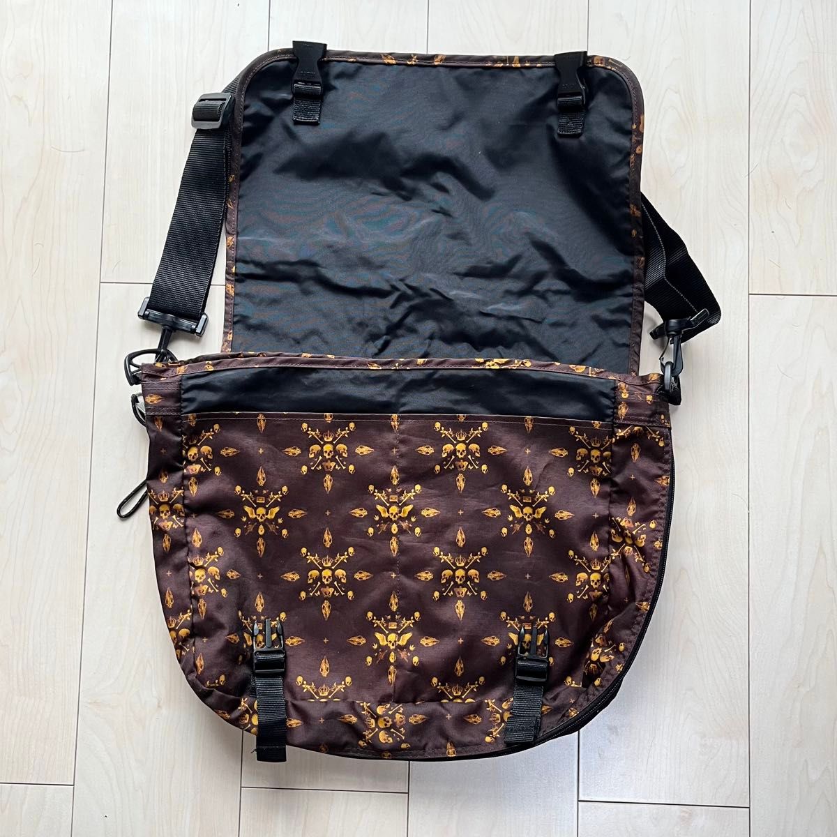 EASTPAK イーストパック Y2K スカル柄 ショルダーバッグ EASTPAK イーストパック Y2K スカル柄 ショルダーバッグ