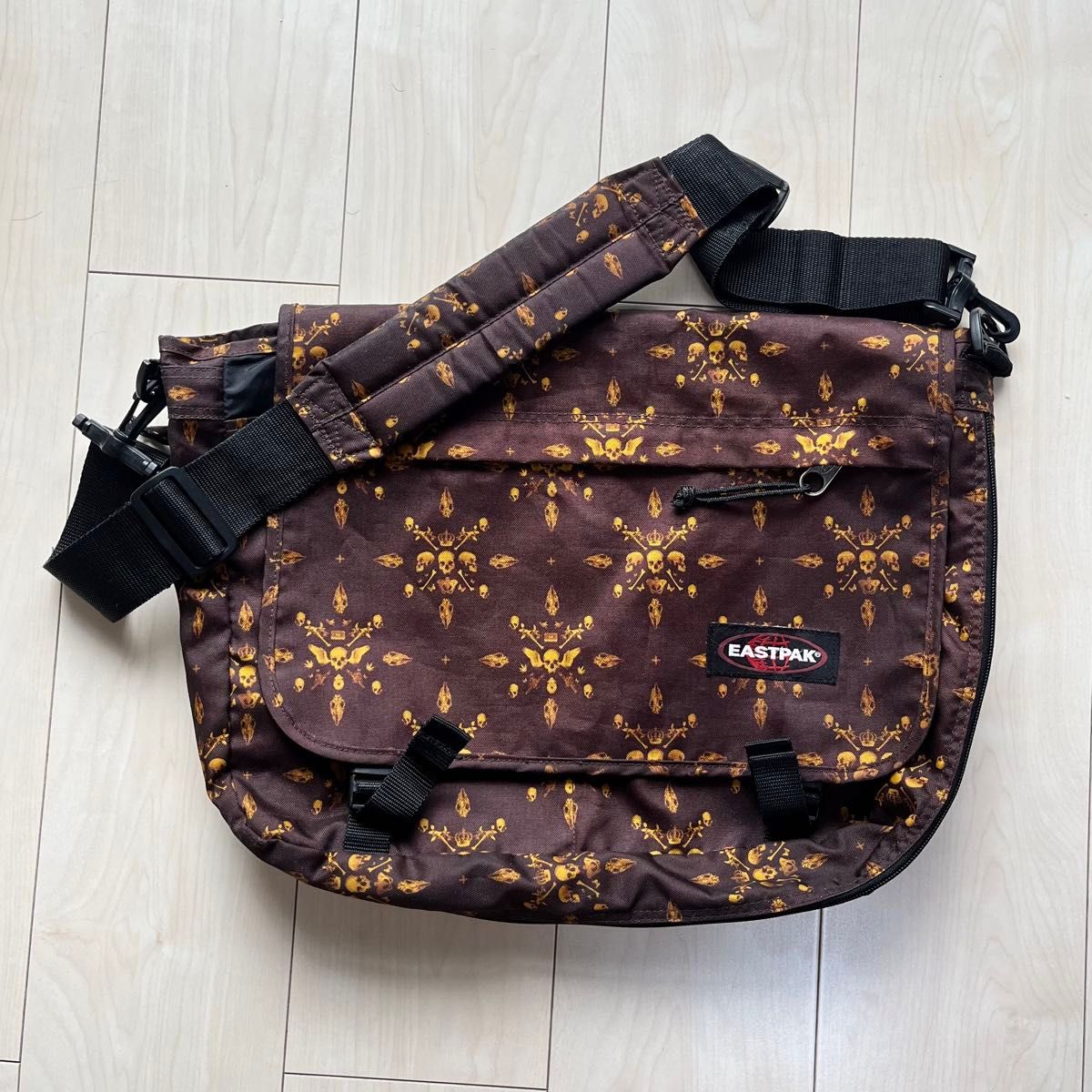 EASTPAK イーストパック Y2K スカル柄 ショルダーバッグ EASTPAK イーストパック Y2K スカル柄 ショルダーバッグ