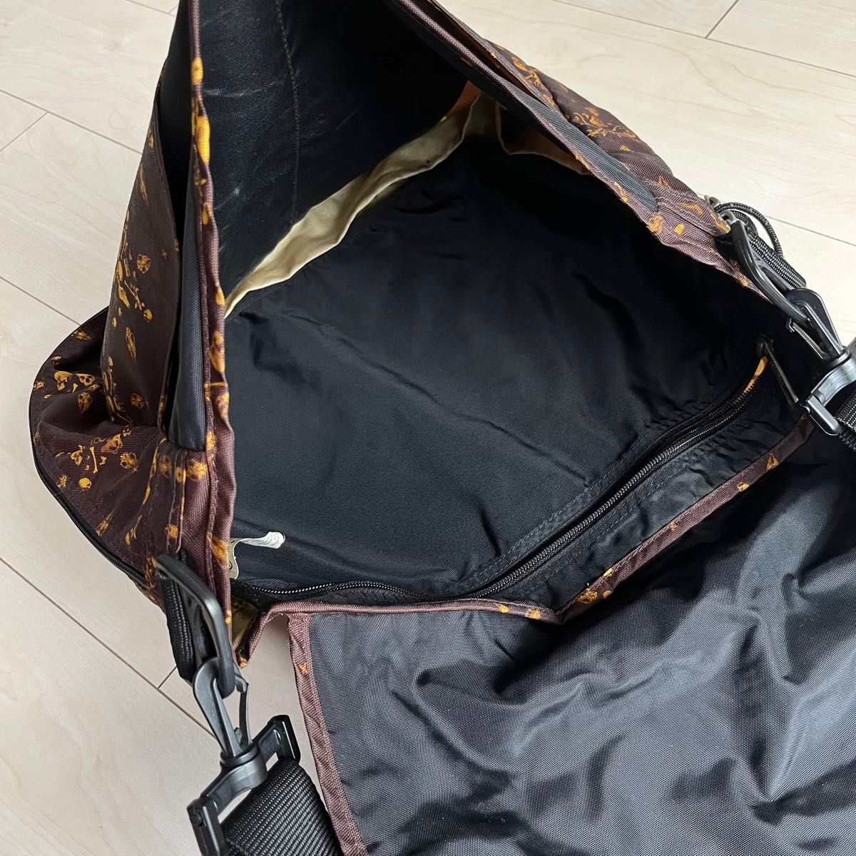 EASTPAK イーストパック Y2K スカル柄 ショルダーバッグ EASTPAK イーストパック Y2K スカル柄 ショルダーバッグ