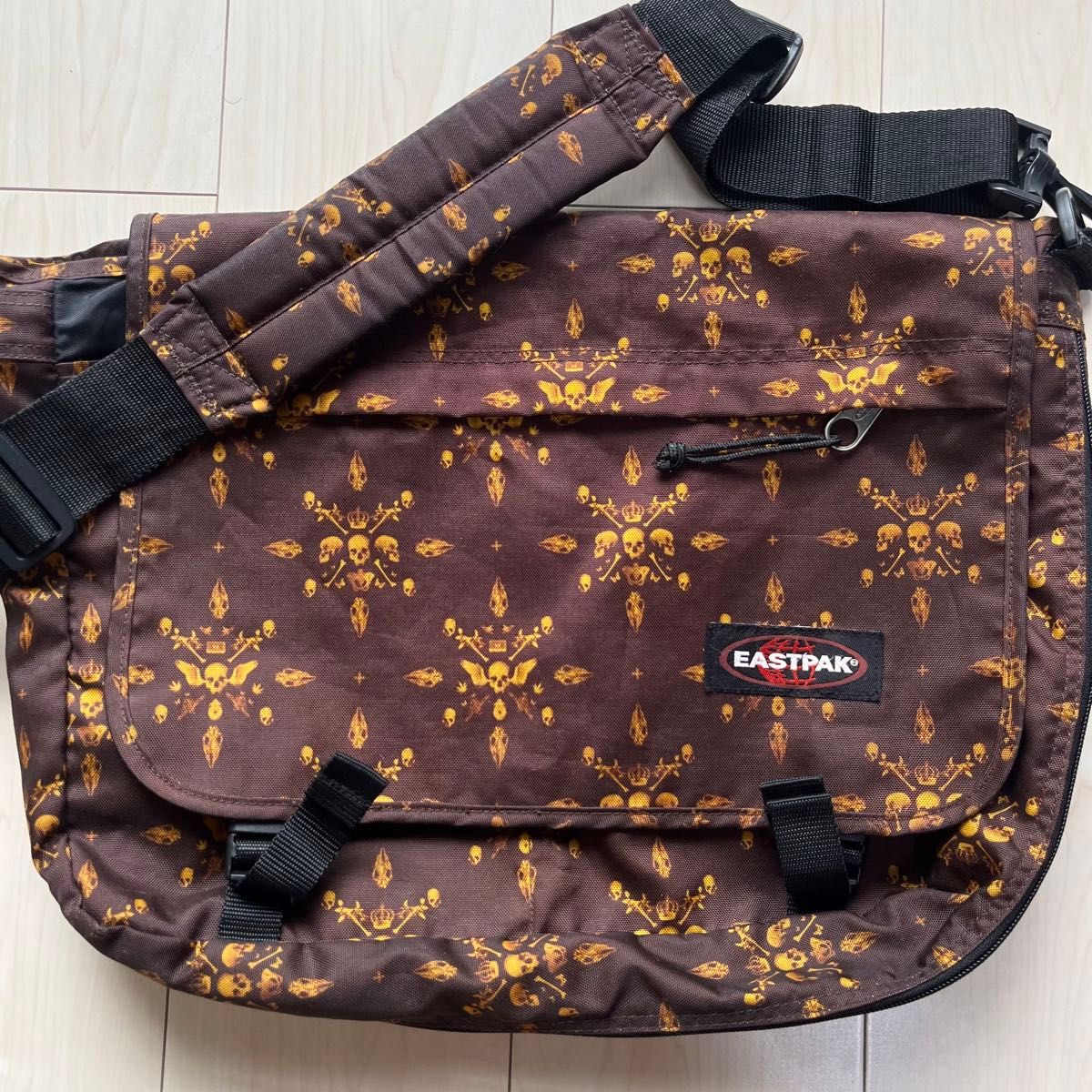 EASTPAK イーストパック Y2K スカル柄 ショルダーバッグ EASTPAK イーストパック Y2K スカル柄 ショルダーバッグ